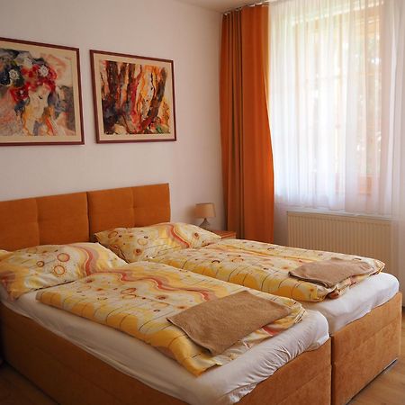 Privat Alenka Hotel ลิฟตอฟสกีมิคูลาช ภายนอก รูปภาพ