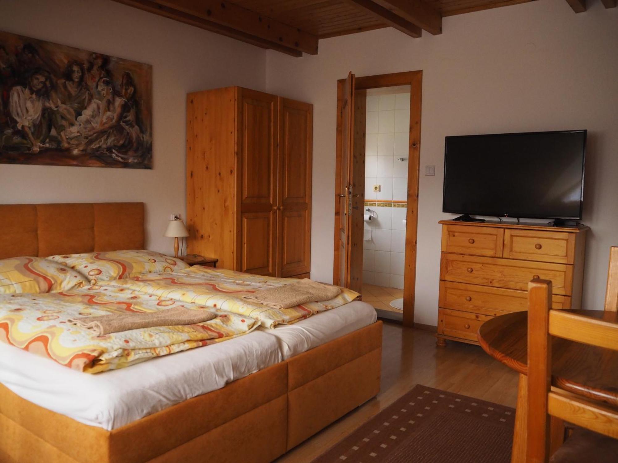 Privat Alenka Hotel ลิฟตอฟสกีมิคูลาช ภายนอก รูปภาพ